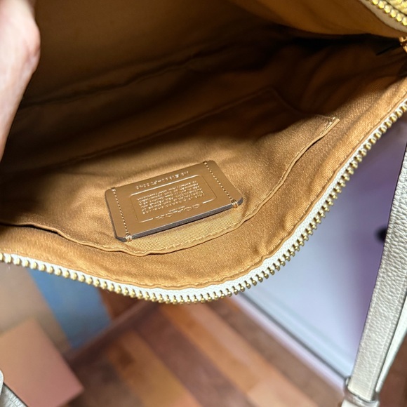 🤎 Coach Signature Coated Canvas Crossbody –Double Zip - Picture 12 of 15